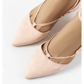 Pinke Schnürpumps am Victoris-Post rosa 1