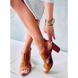 Stacy Camel durchbrochene Sandaletten mit hohem Absatz braun 1