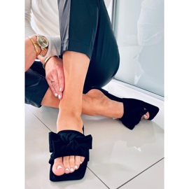 Nisha Pantoletten mit quadratischer Sohle in Schwarz 1