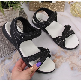 Sportliche Sandalen mit schwarzem Klettverschluss im American Club 1