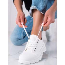 SHELOVET Weiße Turnschuhe auf der Plattform 1