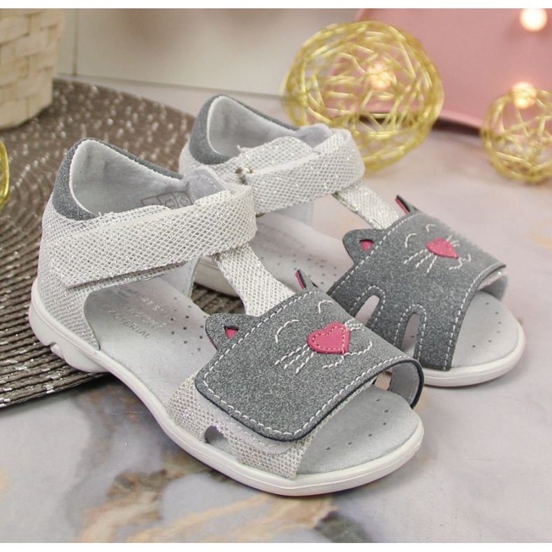 Sandale mit Klettverschluss für Damen Kornecki Jr.KOR6859 silbergrau ['silber'] 2