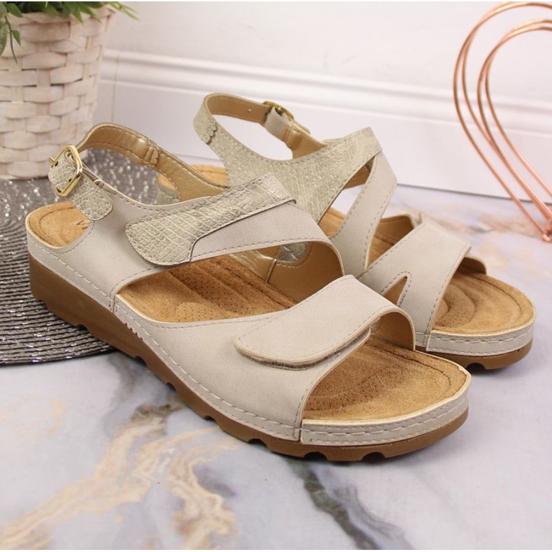 Klettsandalen auf dem Keil Vinceza W JAN125 beige 2