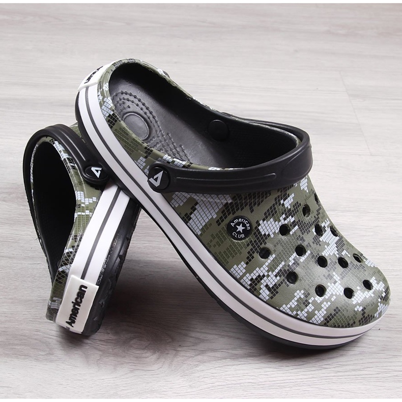 Schwarze Camo-Slipper von American Club für Herren grün 1