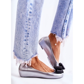 PH1 Gummi-Ballerinas für Damen mit einer Schleife in Silber mit Blümchen 1