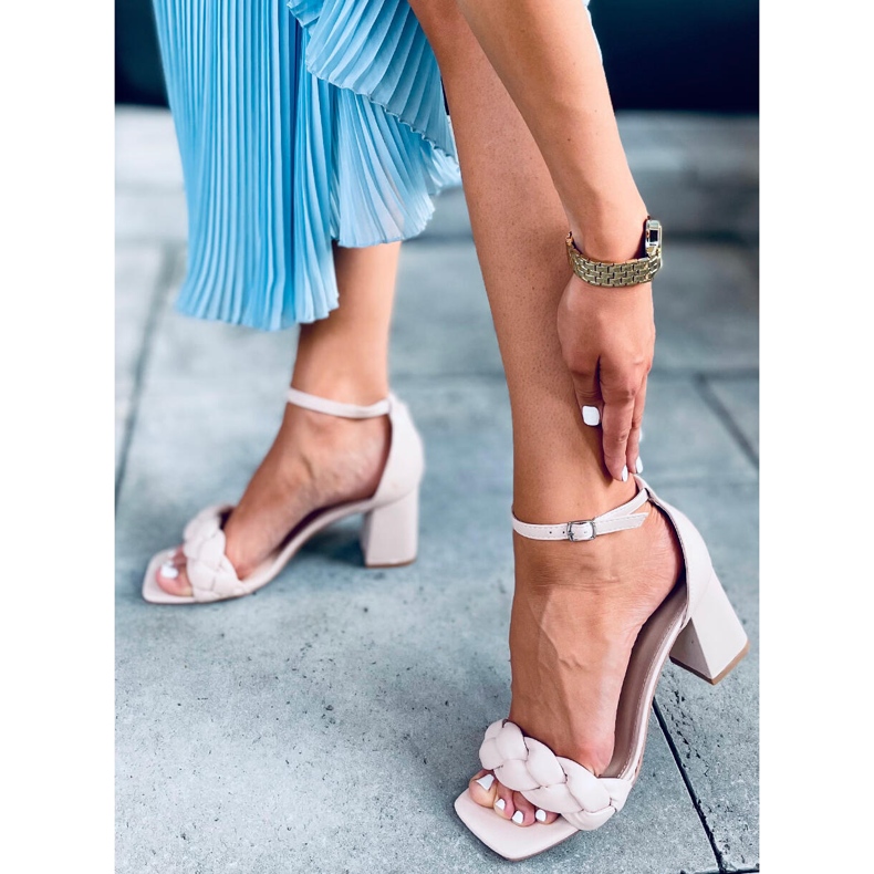 Sandaletten mit hohem Absatz von Denise Beige 2