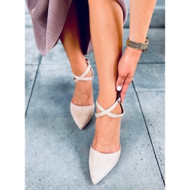 Pumps auf der Post Lizzie Beige 2