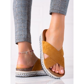 SHELOVET Modische Hausschuhe auf der Plattform braun 1