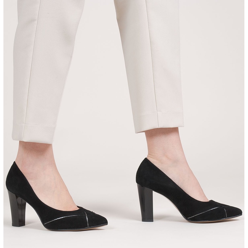 Marco Shoes Schwarze Wildlederpumps mit Muster 1