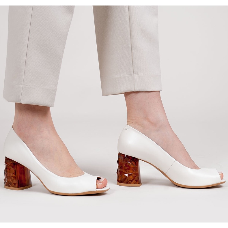 Marco Shoes Weiße 1519P Pumps mit bernsteinfarbenem 3D-Absatz 1