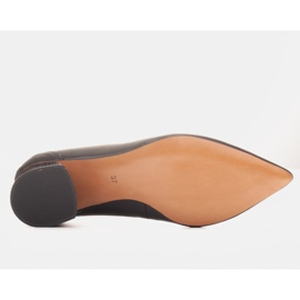 Marco Shoes Pumps aus schwarzem Leder mit Blumenmuster 1