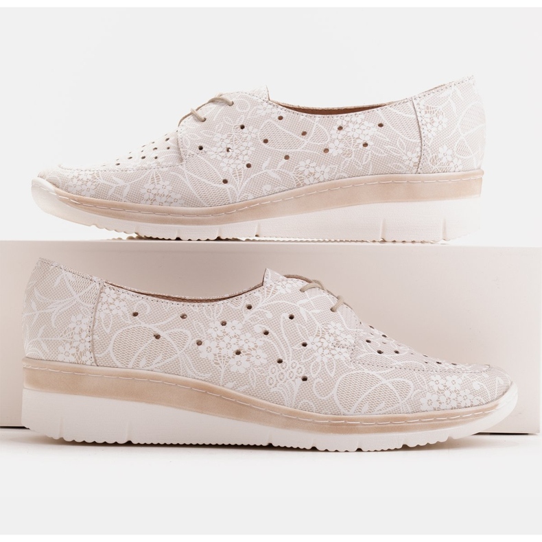 Radoskór Bequeme niedrige Keilschuhe für einen breiteren Fuß beige 1