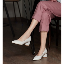 Marco Shoes Pumps aus metallic-grauem Leder mit goldenen Absätzen 1