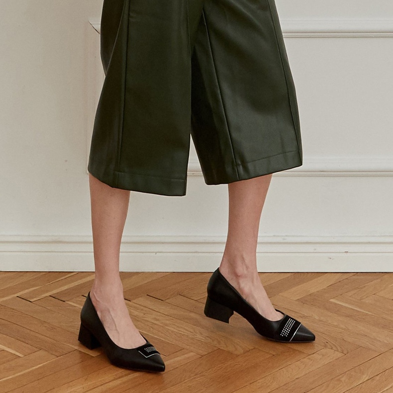 Marco Shoes Schwarze Pumps mit niedrigen Absätzen, Dekoration mit Jets 1