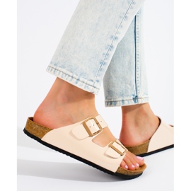 W. Potocki Lackierte Potocki-Pantoffeln beige 2