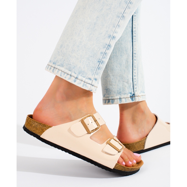 W. Potocki Lackierte Potocki-Pantoffeln beige 2