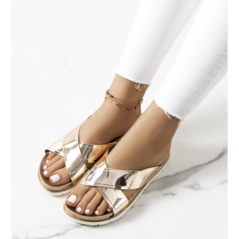 Goldene Nicolay-Hausschuhe für Damen 1