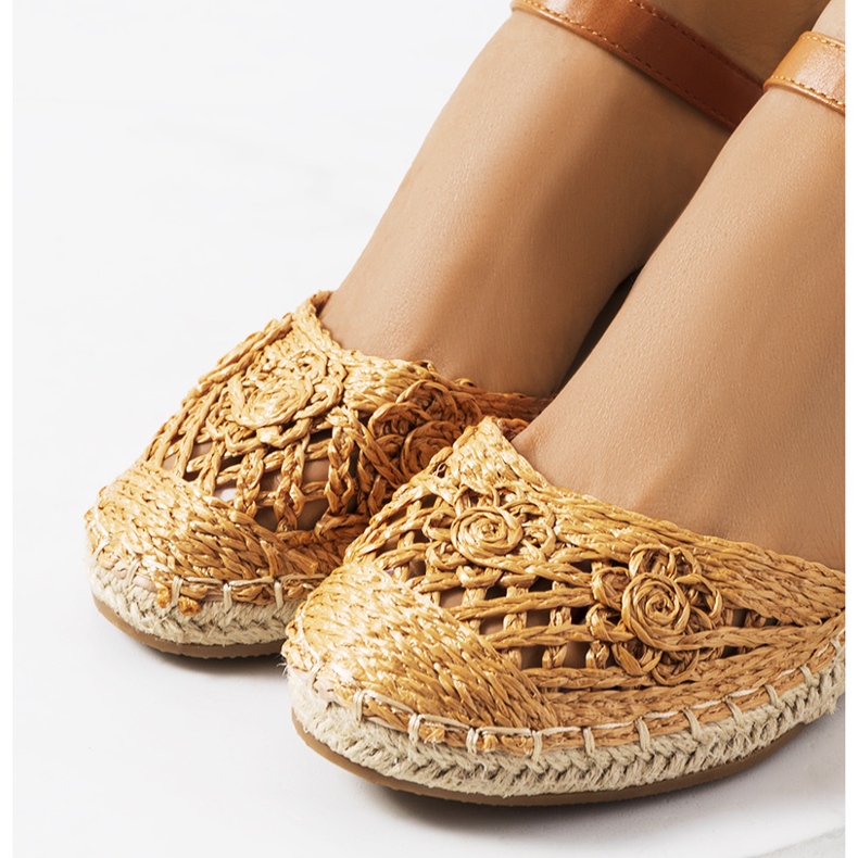 Braune Espadrilles auf Dafin-Wedges 1