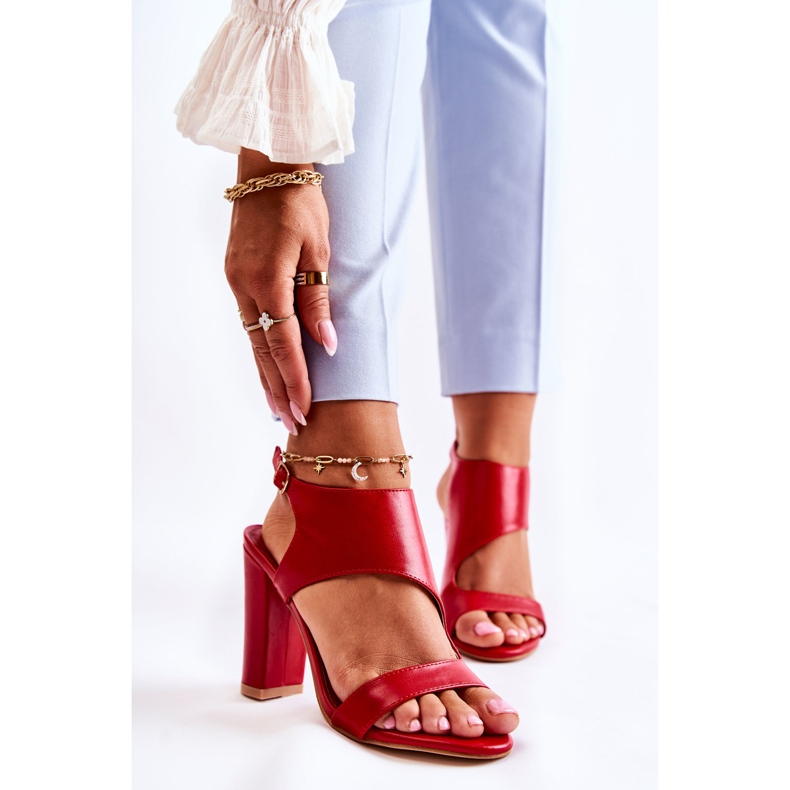 Rote Maronni-Sandalen mit U-Ausschnitt 1