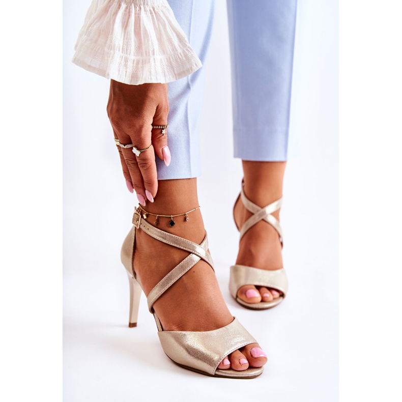 Sergio Leone Modische Sandalen auf einem High Heel Shiny Golden Loressa 1