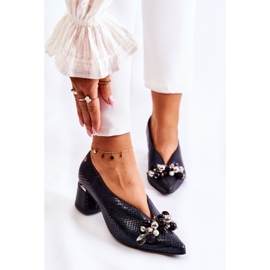 Lederpumps mit Dekoration Laura Messi 2487 Schwarz 1