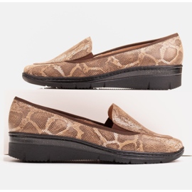 Radoskór Bequeme braune Damen Slipper für einen breiteren Fuß 1