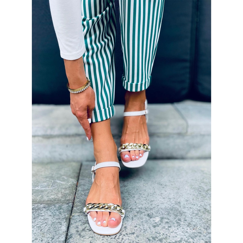 Sandalen mit niedrigem Absatz von Daphne White weiß 1