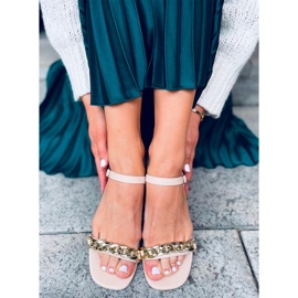 Daphne Beige Sandalen mit niedrigem Absatz 1