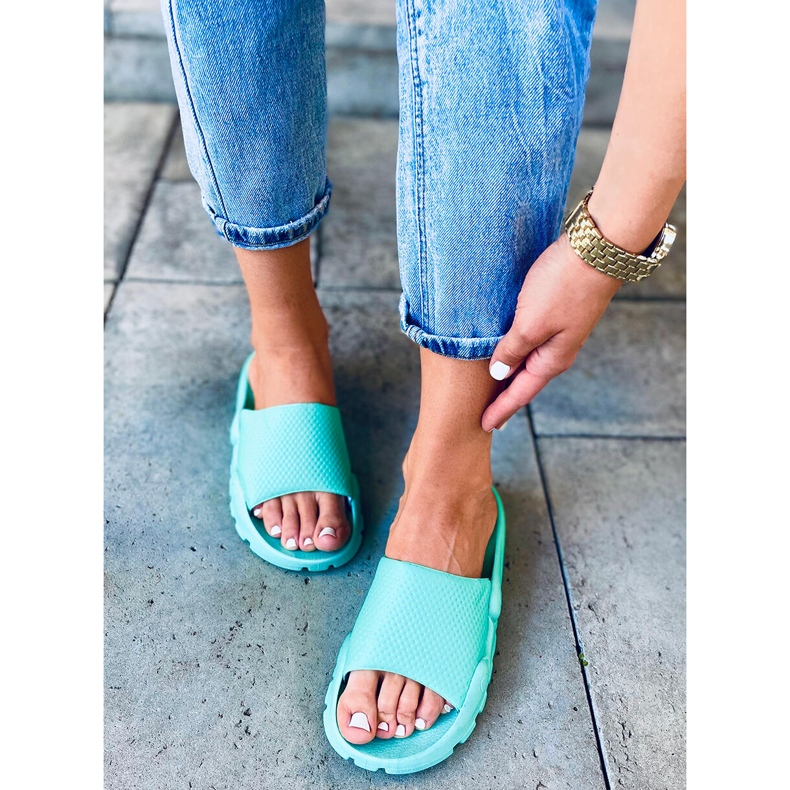 Windgrüne Damenhausschuhe 1