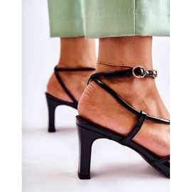 Klassische schwarz lackierte Sandalen mit Absatz Milani 1