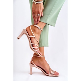 WS1 Klassische lackierte Sandalen auf High Heels Beige Milani 2