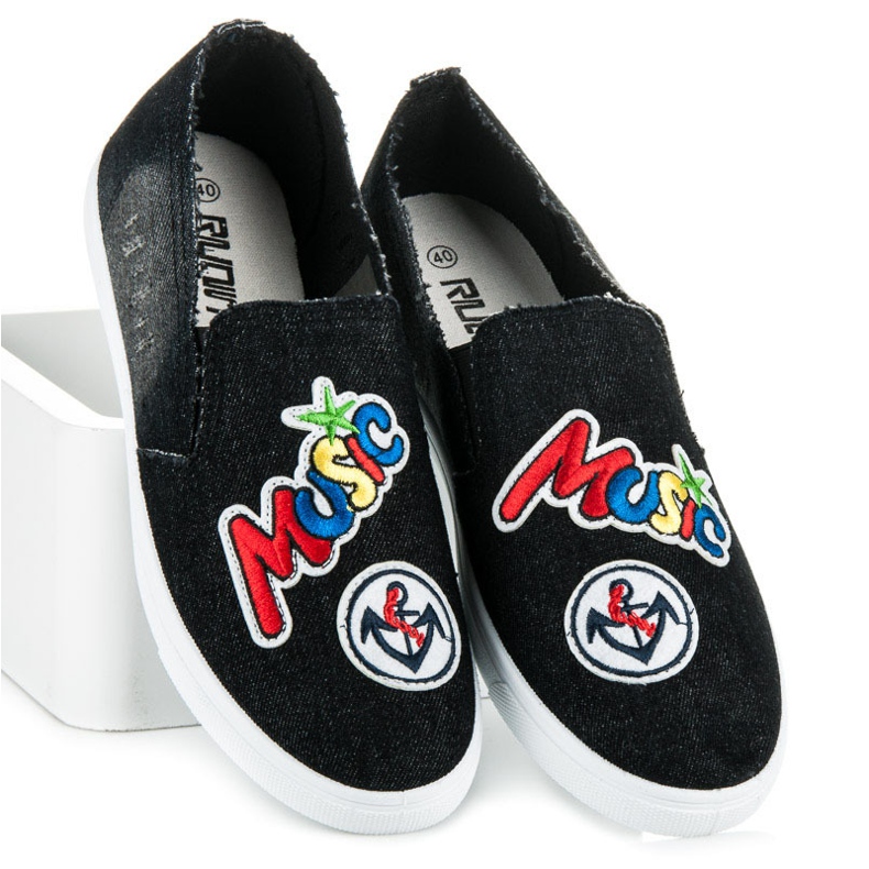 Slipons mit Patches schwarz 1