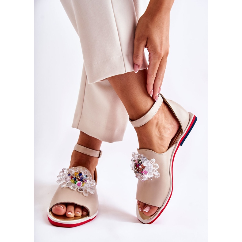 PA2 Ledersandalen für Damen mit beigefarbener Nevassa-Verzierung 2