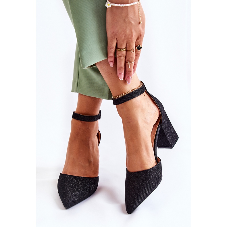 WS1 Glänzende schwarze Amira-Pumps auf einer Stange 2