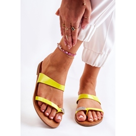 Gelb lackierte Flip-Flops für Damen Jimena 2