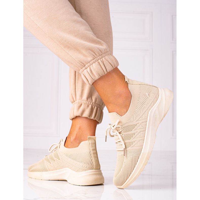 SHELOVET Bequeme Fitnessschuhe beige 2