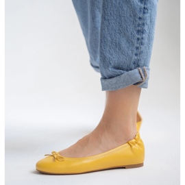 Marco Shoes Ballerinas aus zartem Narbenleder gelb 9