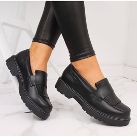 Schwarze Damenschuhe auf der Plattform mit Fransen Big Star II274100 1