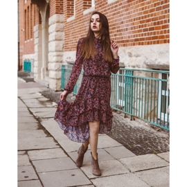 Olivier Frauen Lederstiefel mit erdbraunen High Heels isoliert 3