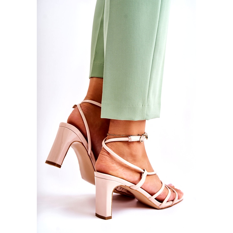 WS1 Klassische lackierte Sandalen auf High Heels Beige Milani 2