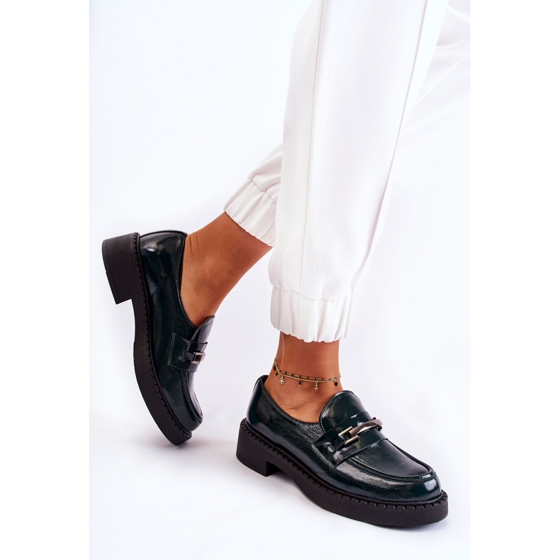 Lackierte Schuhe mit grüner Hestill-Silberverzierung 2