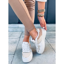 Beige Turnschuhe von Ujusti 1