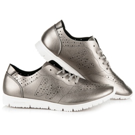 Silberne Turnschuhe grau 1