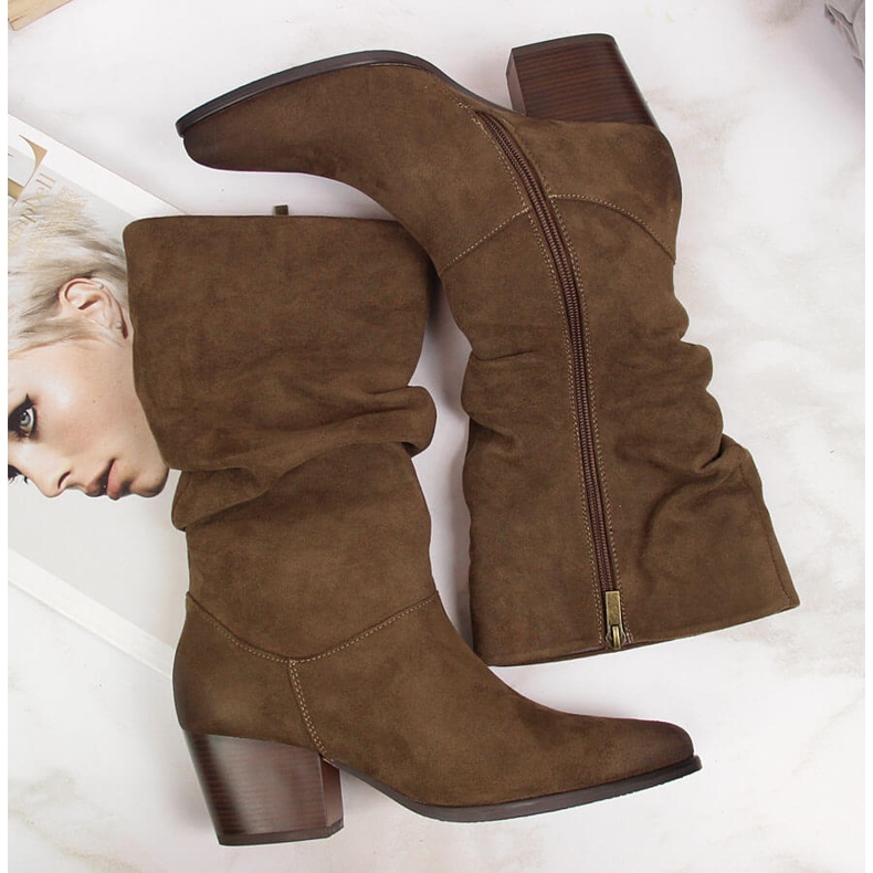 Kurze Damenstiefel in Knitteroptik Vinceza braun 2