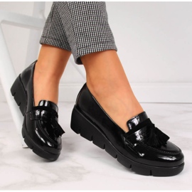 Damenschuhe aus schwarzem Lackleder Filippo 1