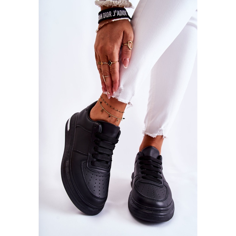 PG1 Klassische schwarze Jennys Sportschuhe aus Leder 1