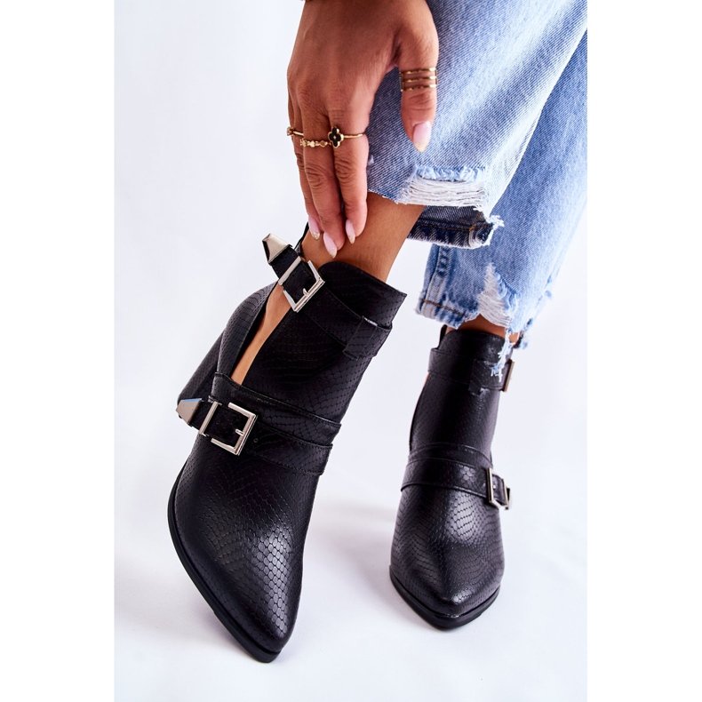 WJ2 Modische Stiefel auf einem Pfosten mit Ausschnitten schwarz suelo 1