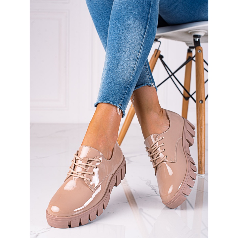 Beige lackierte Vinceza-Schuhe 1