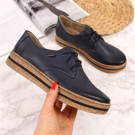 Damenschuhe aus Leder auf marineblauem Plateau Helios 380 1