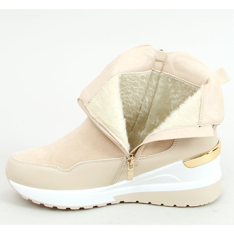 Stiefel auf der sportlichen Sohle in Zazul Beige 1